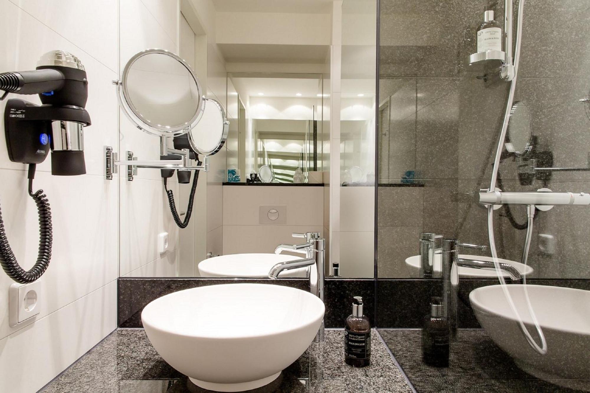 One Hauptbahnhof Hotel München